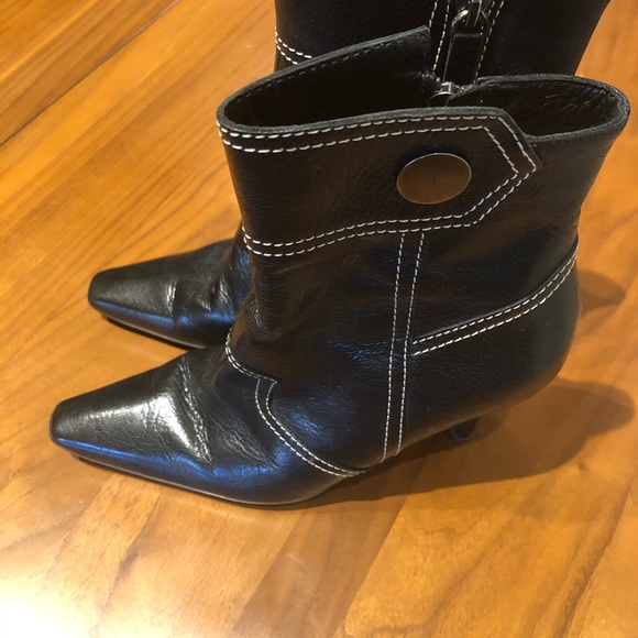 Tod’s Designer Black Ankle Boot - Picture 7 of 7